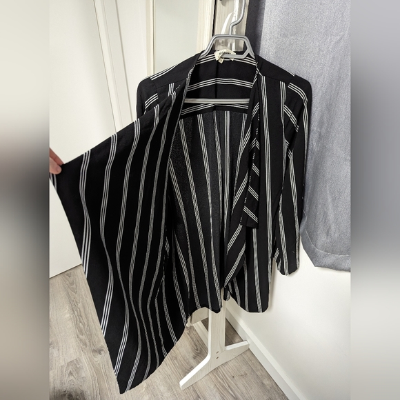 Black and White Striped Cardigan - Picture 3 of 3